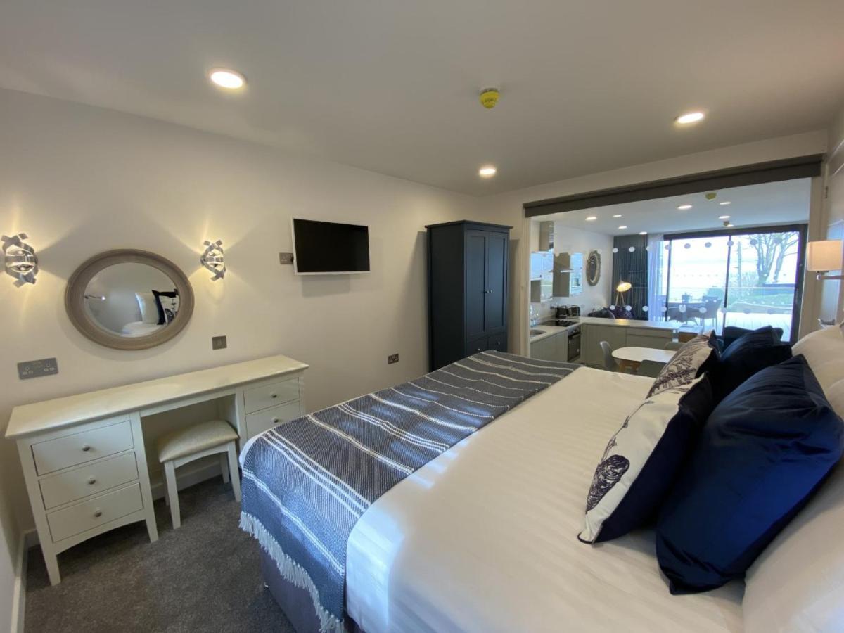 Berry Head Hotel Brixham Bagian luar foto